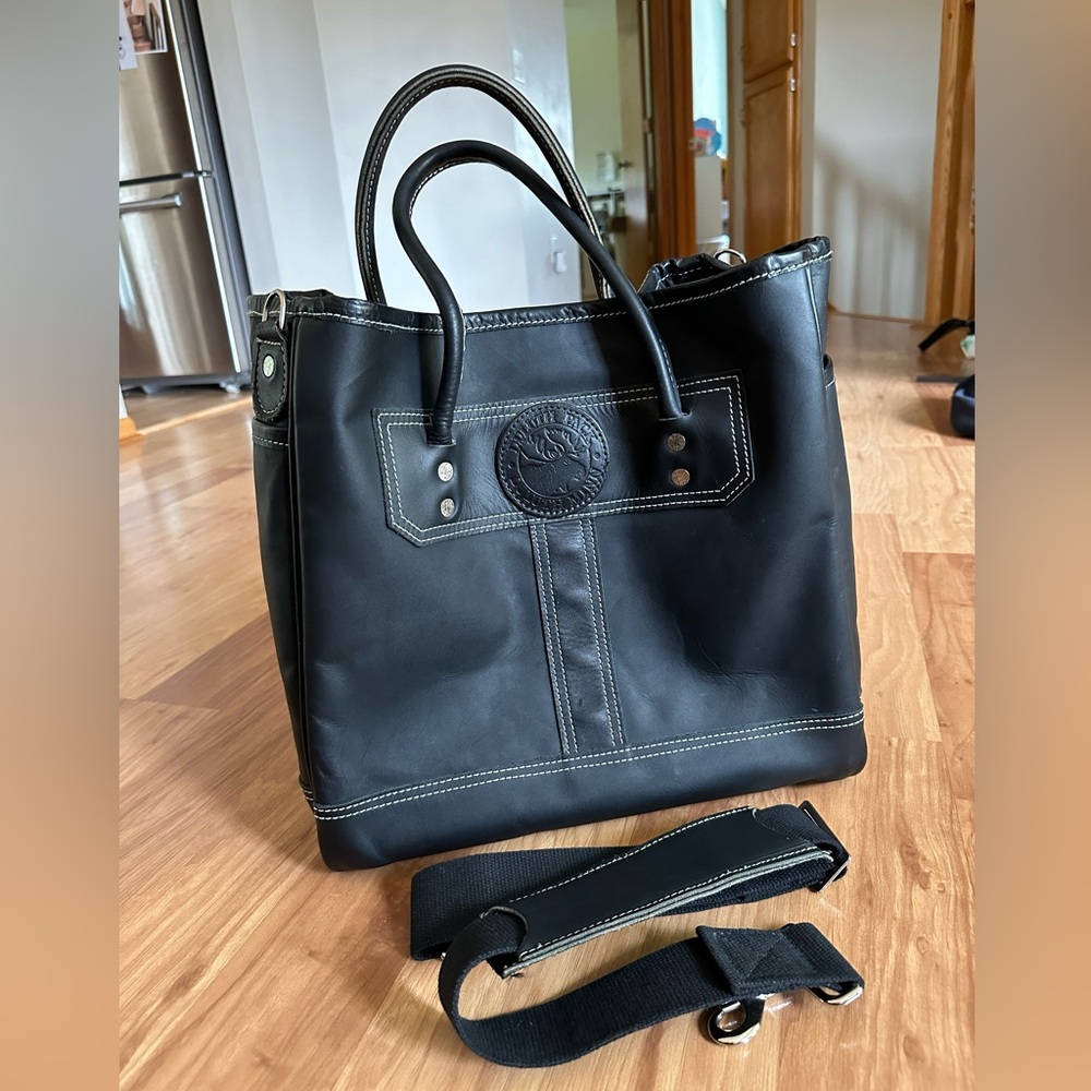 Duluth Trading Sportmans Black Leather Tote